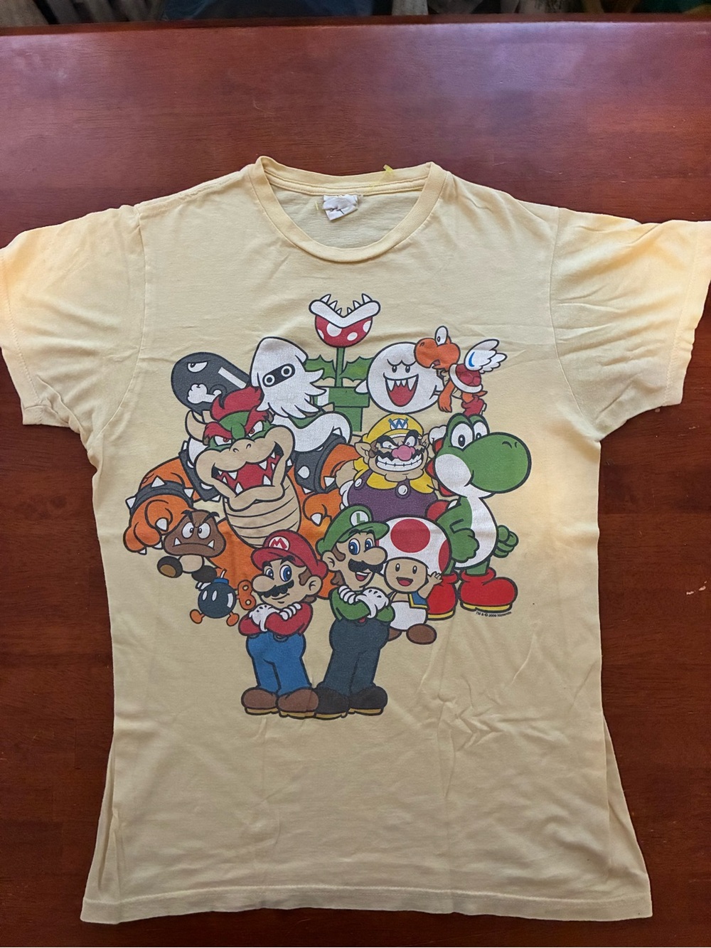 Vintage 2009 Nintendo Super Mario Bros Mario Luigi Yoshi Graphic Tee M